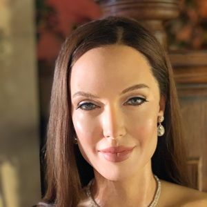 Meet your Posher, Ximena